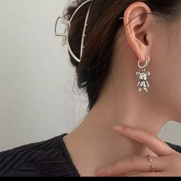 Love & Peace Harmony: Mismatched Silver Earrings - Picture 6 of 8